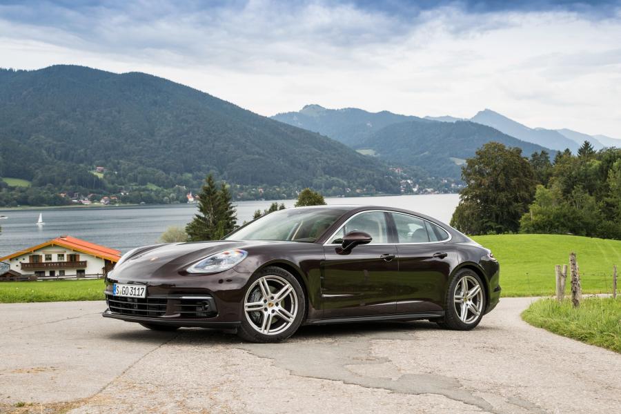  Porsche Panamera 4S 2016 года  (фото 27 из 65)